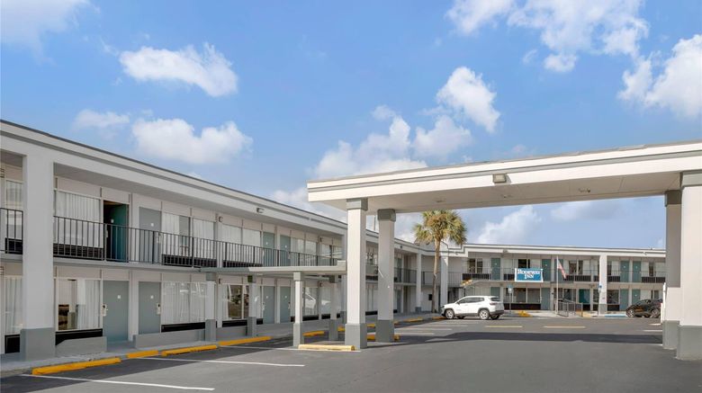<b>Rodeway Inn Exterior</b>. Images powered by <a href="https://iceportal.shijigroup.com/" title="IcePortal" target="_blank">IcePortal</a>.