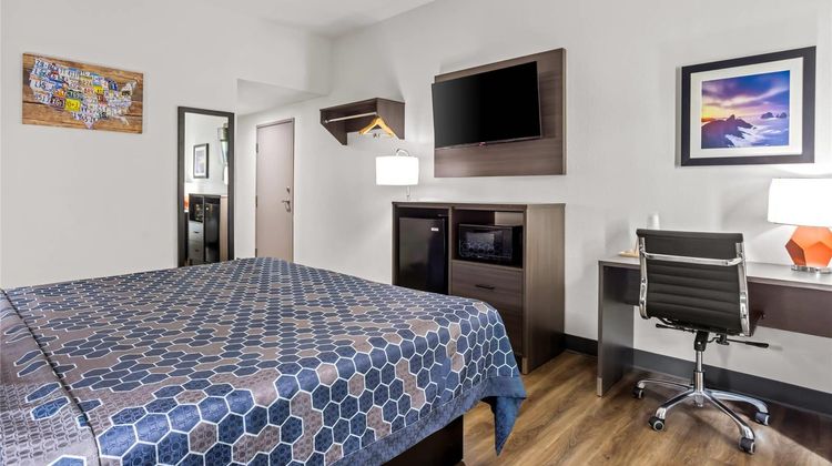 Econo Lodge Room