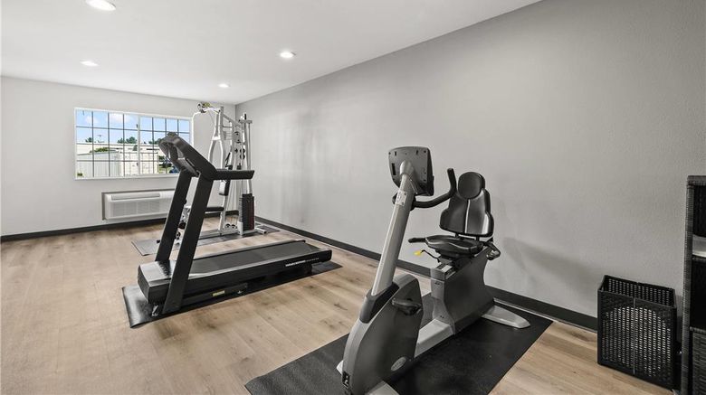 <b>Sleep Inn & Suites Verona Health</b>. Images powered by <a href="https://iceportal.shijigroup.com/" title="IcePortal" target="_blank">IcePortal</a>.