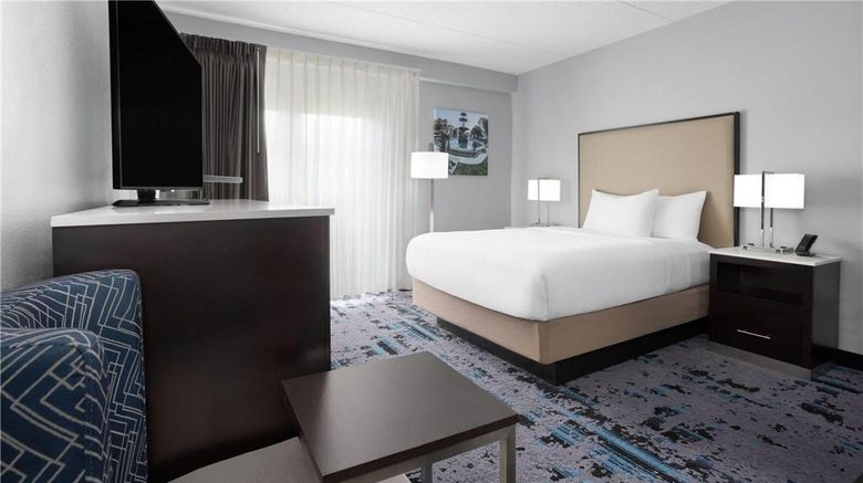 <b>Hawthorn Extended Stay Chambersburg Room</b>. Images powered by <a href="https://iceportal.shijigroup.com/" title="IcePortal" target="_blank">IcePortal</a>.