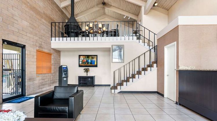 Americas Best Value Inn Yakima Lobby