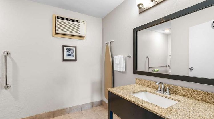 Americas Best Value Inn Yakima Room