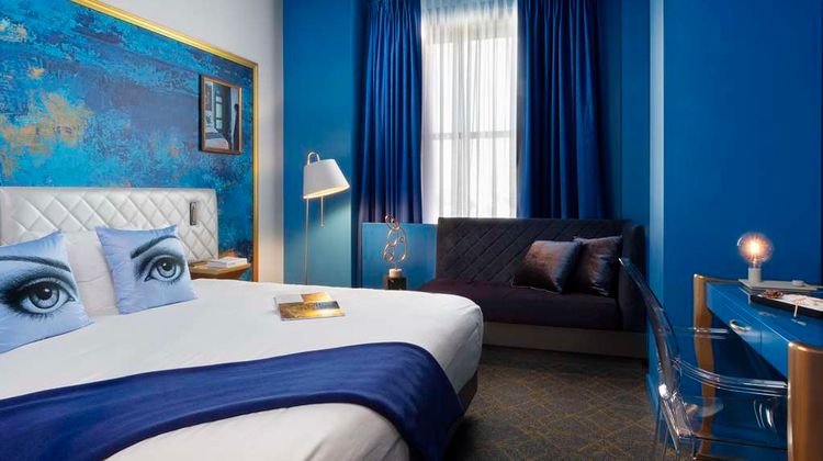 Angad Arts Hotel St. Louis Room