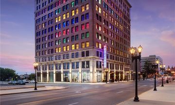 Angad Arts Hotel St. Louis