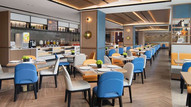 <b>Hampton by Hilton Tianmen Mountain Restaurant</b>. Images powered by <a href="https://iceportal.shijigroup.com/" title="IcePortal" target="_blank">IcePortal</a>.