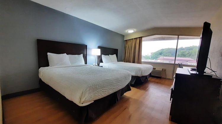 Americas Best Value Inn Moline Room
