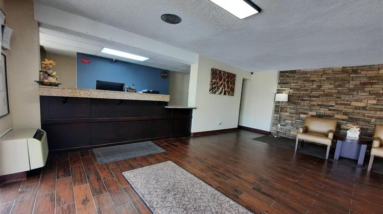 Americas Best Value Inn Moline Lobby