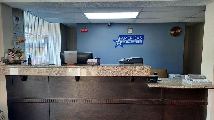 Americas Best Value Inn Moline Lobby