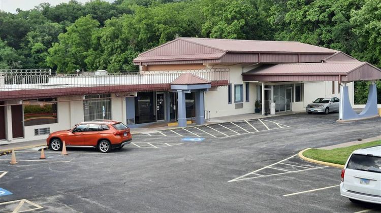 Americas Best Value Inn Moline Other