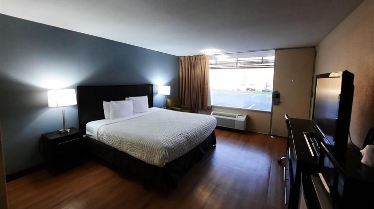 Americas Best Value Inn Moline Room