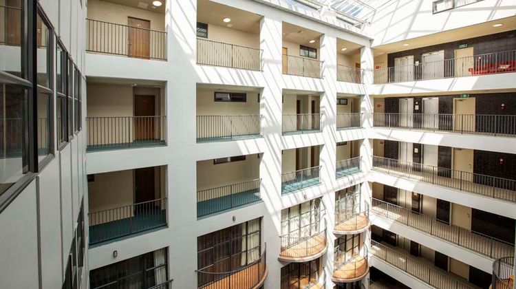Quest Atrium Exterior