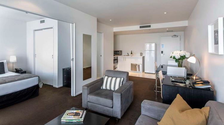 Quest Parnell Suite