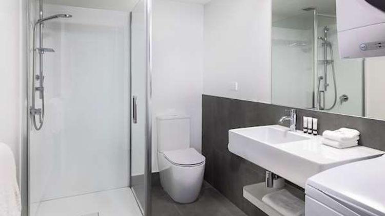 Quest Parnell Room