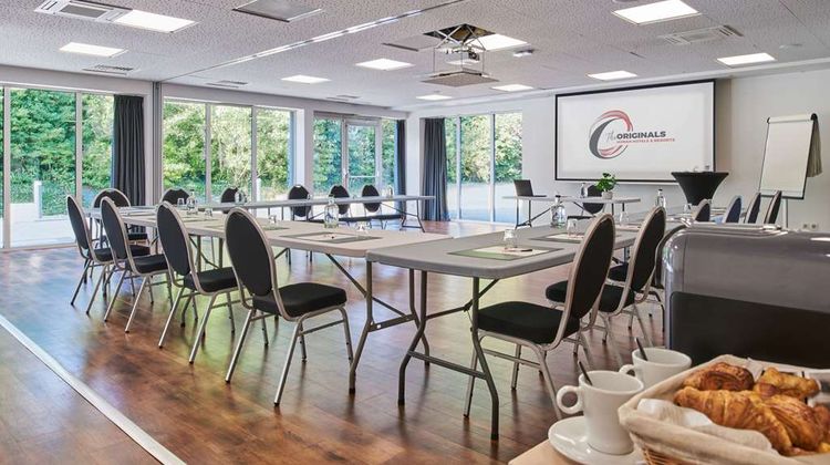 Fasthotel Caen Memorial Meeting