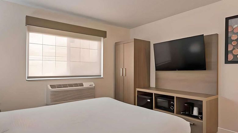 <b>Comfort Inn Hayward Room</b>. Images powered by <a href="https://iceportal.shijigroup.com/" title="IcePortal" target="_blank">IcePortal</a>.