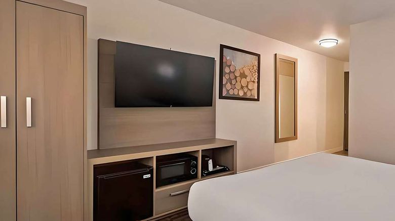 <b>Comfort Inn Hayward Room</b>. Images powered by <a href="https://iceportal.shijigroup.com/" title="IcePortal" target="_blank">IcePortal</a>.