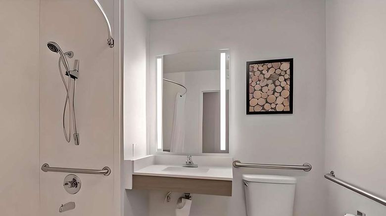 <b>Comfort Inn Hayward Room</b>. Images powered by <a href="https://iceportal.shijigroup.com/" title="IcePortal" target="_blank">IcePortal</a>.