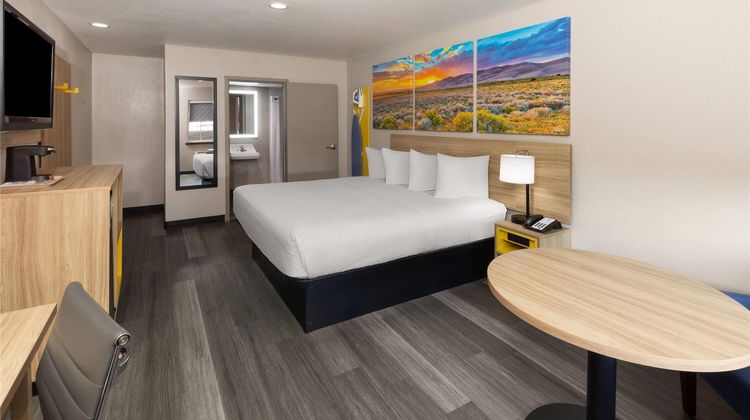 Days Inn by Wyndham El Paso West Room