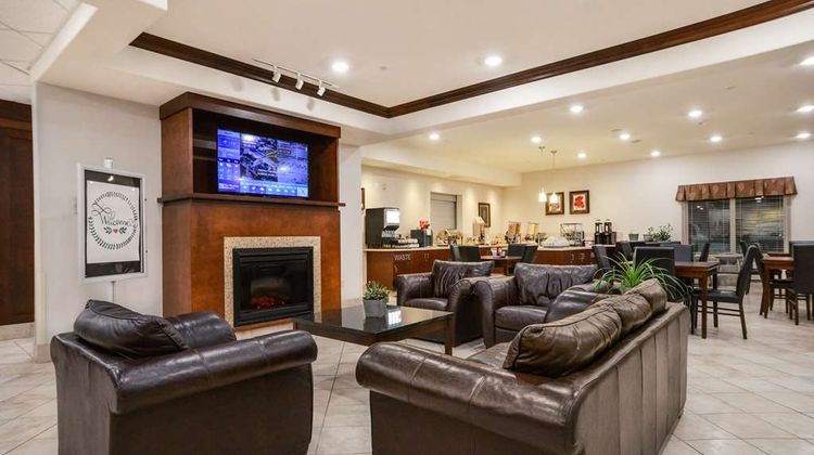 Canalta Weyburn Lobby