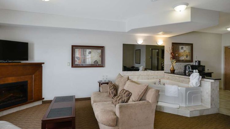 Canalta Weyburn Suite