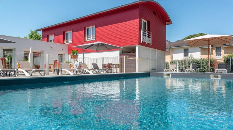 <b>Comfort Aparthotel Nantes La Beaujoire Pool</b>. Images powered by <a href="https://iceportal.shijigroup.com/" title="IcePortal" target="_blank">IcePortal</a>.