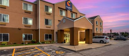 Comfort Inn & Suites Exterior