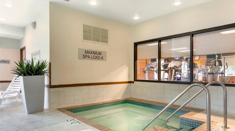<b>Comfort Inn & Suites Pool</b>. Images powered by <a href="https://iceportal.shijigroup.com/" title="IcePortal" target="_blank">IcePortal</a>.