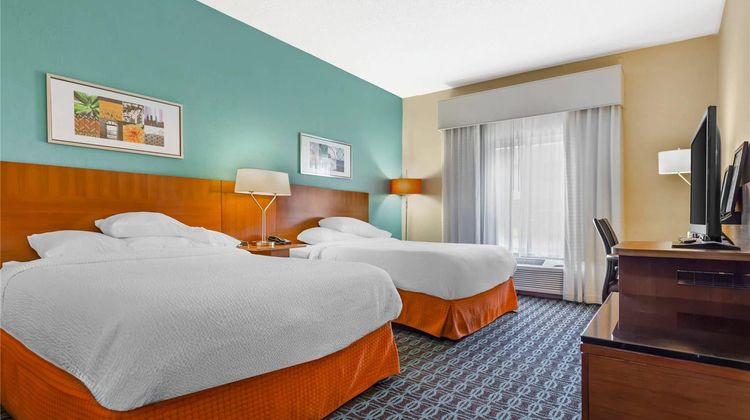 Comfort Inn & Suites Room
