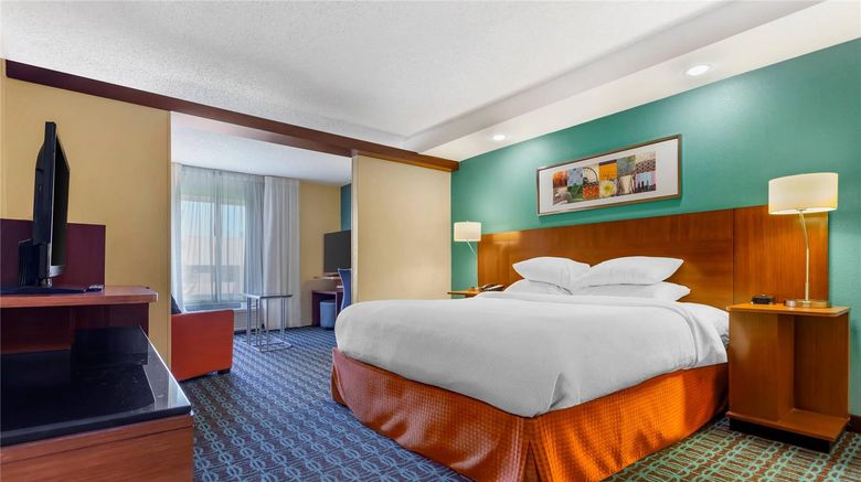 <b>Comfort Inn & Suites Suite</b>. Images powered by <a href="https://iceportal.shijigroup.com/" title="IcePortal" target="_blank">IcePortal</a>.