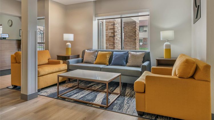 Comfort Inn & Suites Lobby
