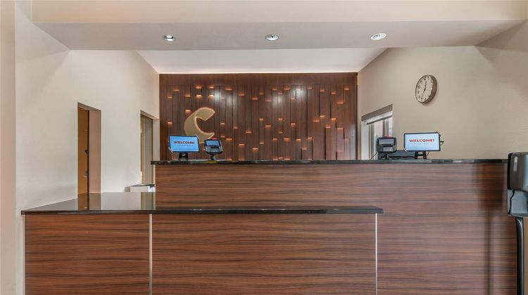 Comfort Inn & Suites Lobby