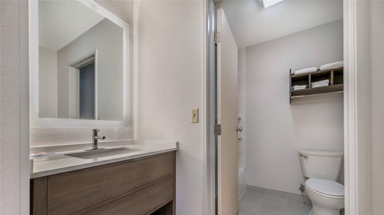 Comfort Inn & Suites Room