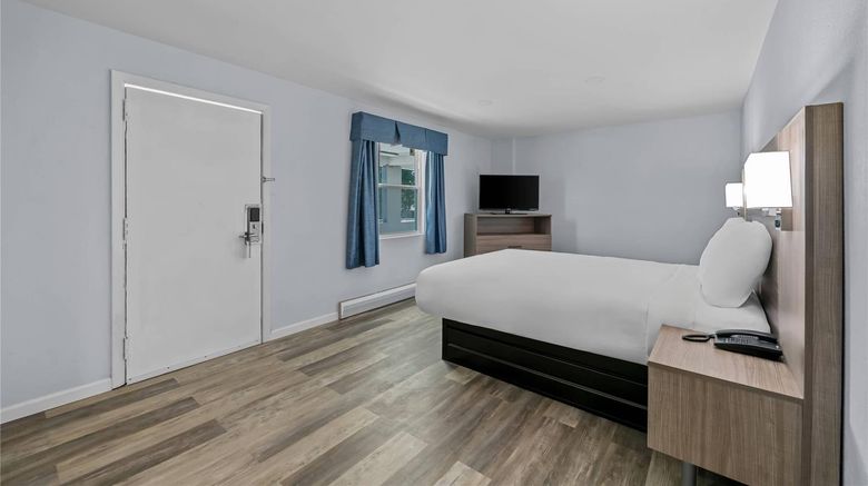 <b>Suburban Studios Newport News - Hampton Suite</b>. Images powered by <a href="https://iceportal.shijigroup.com/" title="IcePortal" target="_blank">IcePortal</a>.