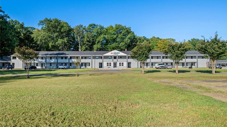 <b>Suburban Studios Newport News - Hampton Exterior</b>. Images powered by <a href="https://iceportal.shijigroup.com/" title="IcePortal" target="_blank">IcePortal</a>.
