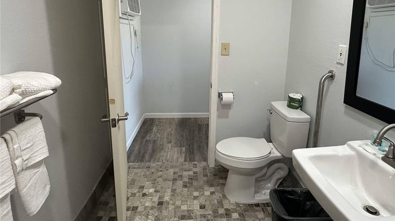 <b>Suburban Studios Newport News - Hampton Room</b>. Images powered by <a href="https://iceportal.shijigroup.com/" title="IcePortal" target="_blank">IcePortal</a>.