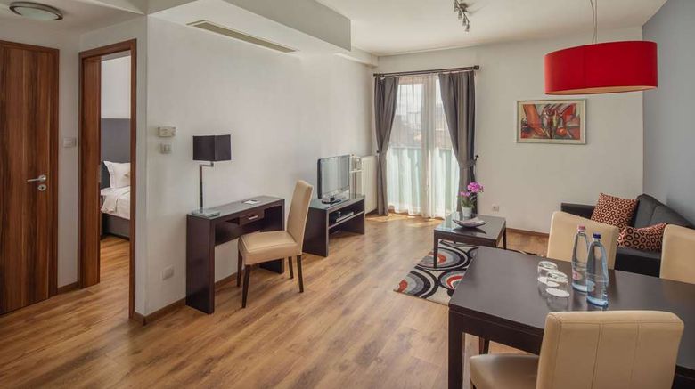 <b>ESCALA Hotel & Suites Suite</b>. Images powered by <a href="https://iceportal.shijigroup.com/" title="IcePortal" target="_blank">IcePortal</a>.