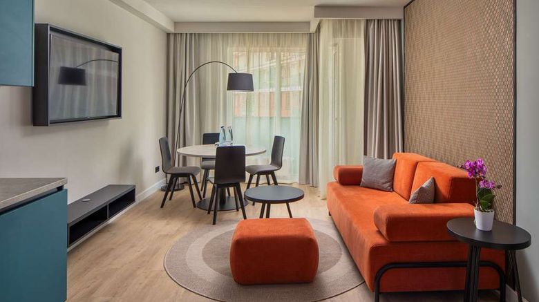 <b>ESCALA Hotel & Suites Suite</b>. Images powered by <a href="https://iceportal.shijigroup.com/" title="IcePortal" target="_blank">IcePortal</a>.