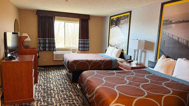 Super 8 Cozad Room
