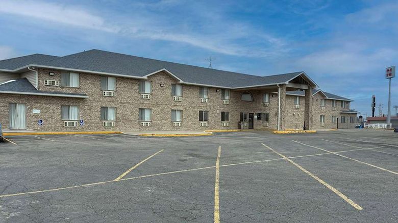 <b>Super 8 Cozad Exterior</b>. Images powered by <a href="https://iceportal.shijigroup.com/" title="IcePortal" target="_blank">IcePortal</a>.