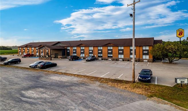 Super 8 by Wyndham Marston Exterior