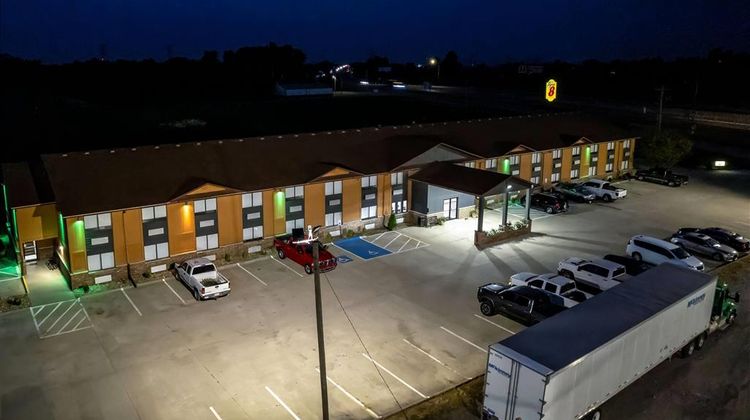 Super 8 by Wyndham Marston Exterior