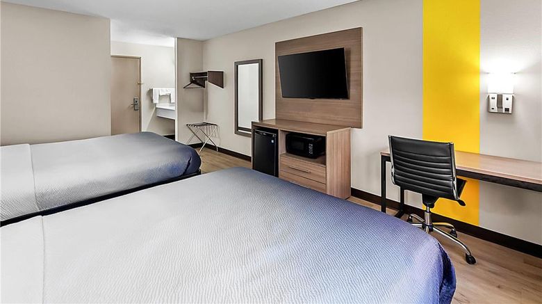 <b>Super 8 by Wyndham Marston Room</b>. Images powered by <a href="https://iceportal.shijigroup.com/" title="IcePortal" target="_blank">IcePortal</a>.