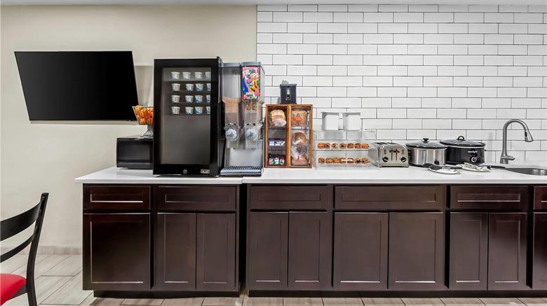 <b>Super 8 by Wyndham Marston Restaurant</b>. Images powered by <a href="https://iceportal.shijigroup.com/" title="IcePortal" target="_blank">IcePortal</a>.