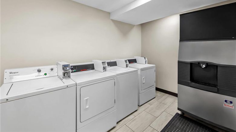 <b>Super 8 by Wyndham Marston Other</b>. Images powered by <a href="https://iceportal.shijigroup.com/" title="IcePortal" target="_blank">IcePortal</a>.