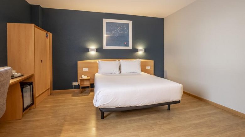 <b>Travelodge Murcia Room</b>. Images powered by <a href="https://iceportal.shijigroup.com/" title="IcePortal" target="_blank">IcePortal</a>.