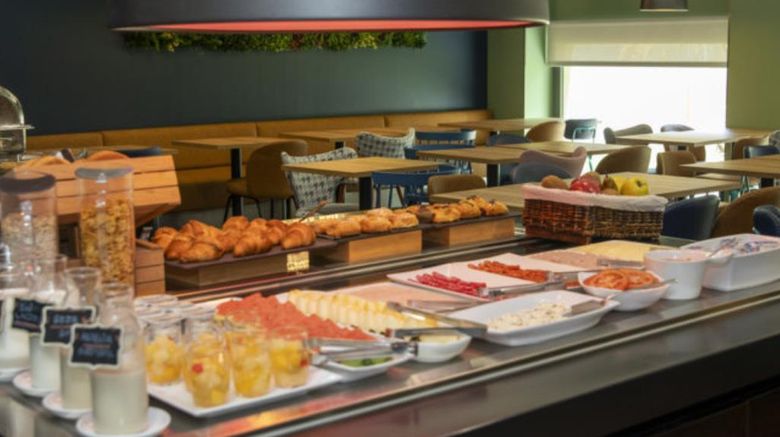 <b>Travelodge Malaga Airport Restaurant</b>. Images powered by <a href="https://iceportal.shijigroup.com/" title="IcePortal" target="_blank">IcePortal</a>.