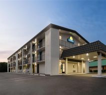 Days Inn by Wyndham Farmington Exterior