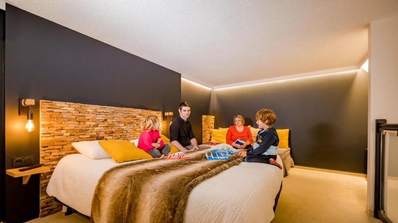 <b>Hotel Restaurant Le Fruitier Room</b>. Images powered by <a href="https://iceportal.shijigroup.com/" title="IcePortal" target="_blank">IcePortal</a>.