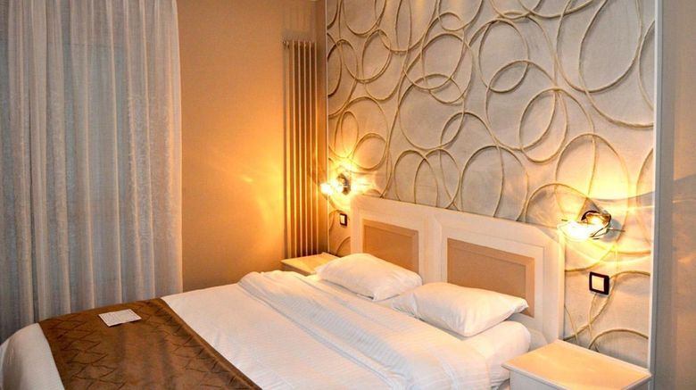 <b>Hotel Restaurant Le Fruitier Room</b>. Images powered by <a href="https://iceportal.shijigroup.com/" title="IcePortal" target="_blank">IcePortal</a>.
