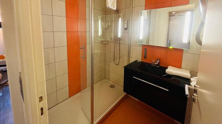 <b>Hotel Restaurant Le Fruitier Room</b>. Images powered by <a href="https://iceportal.shijigroup.com/" title="IcePortal" target="_blank">IcePortal</a>.
